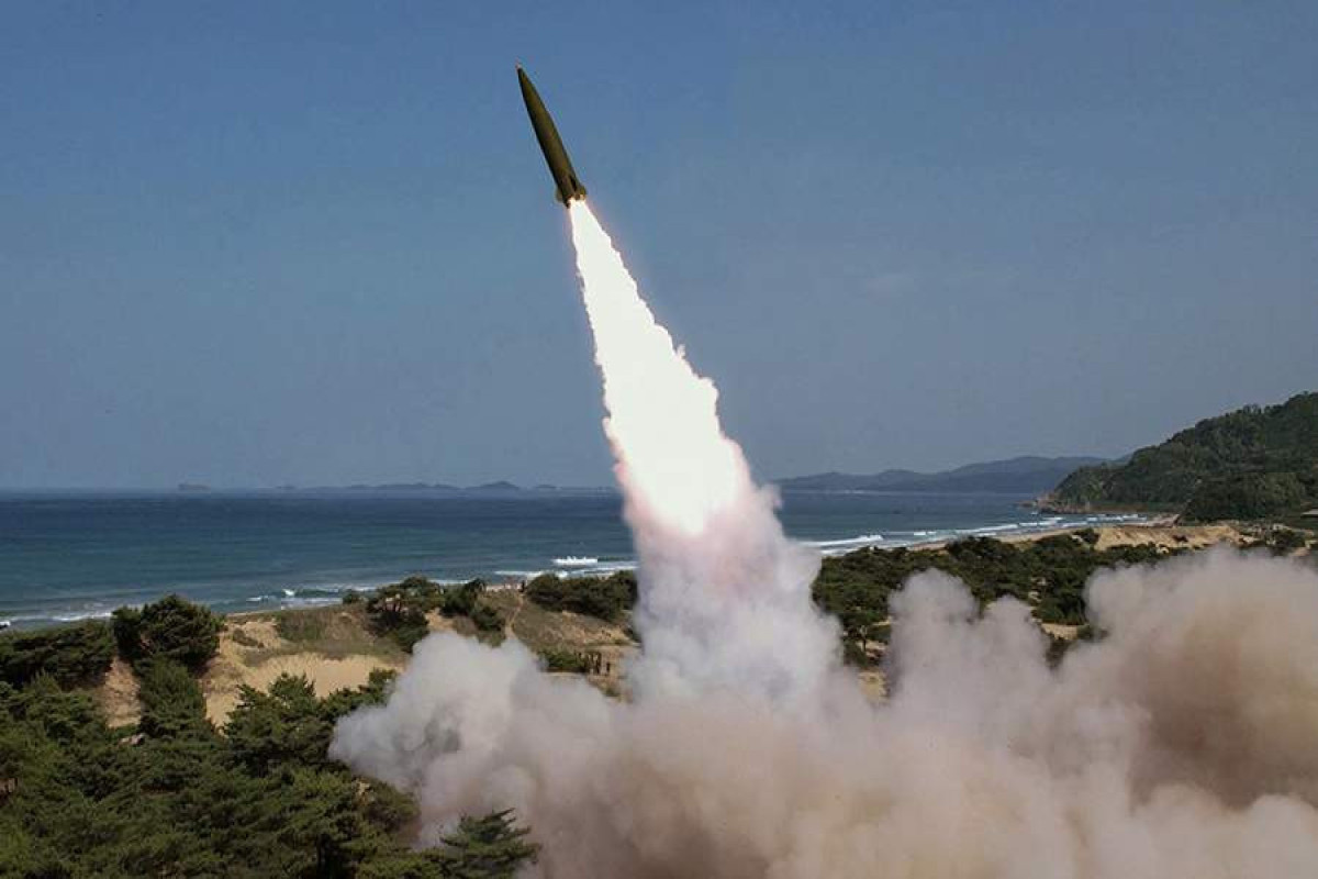 Северная Корея запустила баллистическую ракету в сторону Японского моря