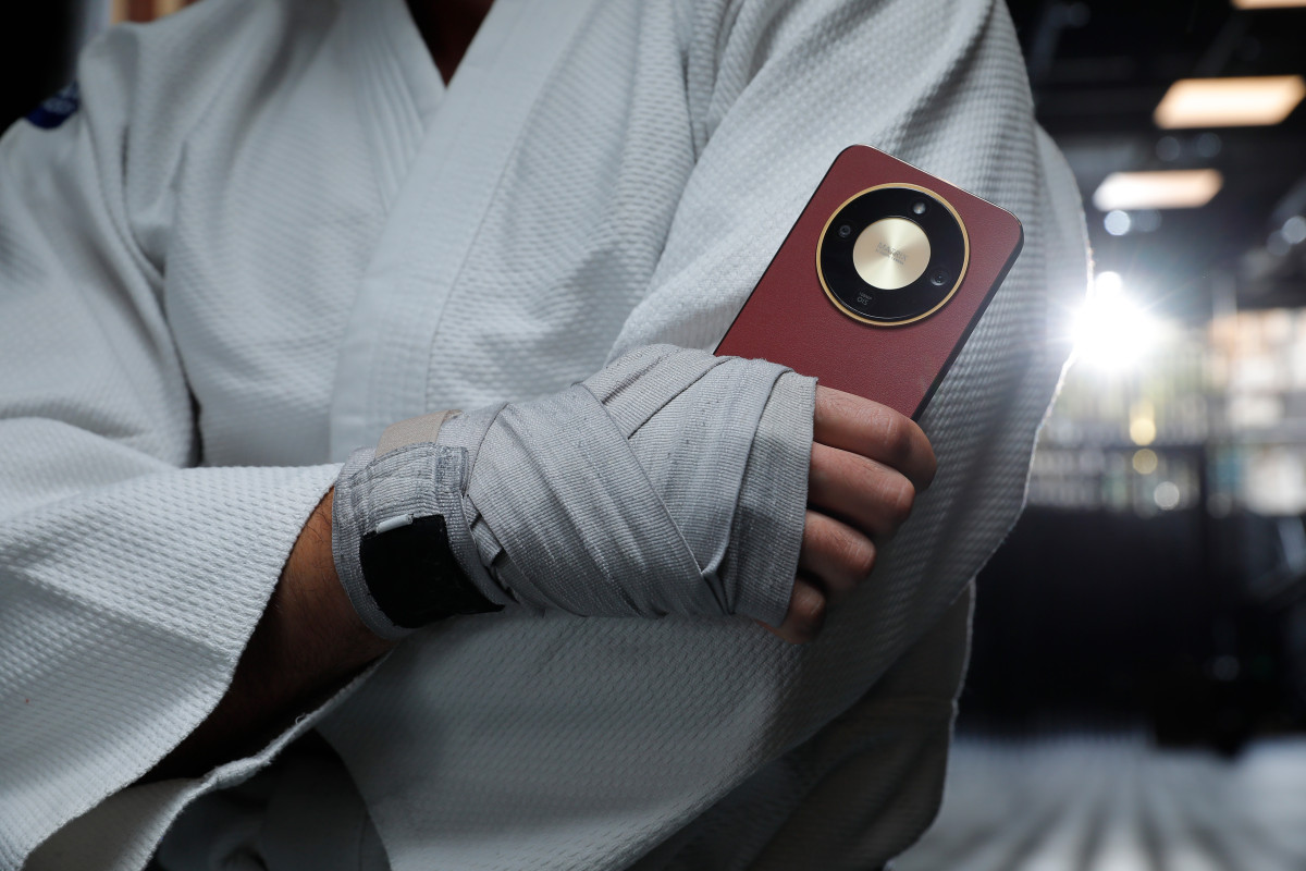 Неубиваемый смартфон HONOR X9d с батареей 8300 мА·ч уже в продаже-ФОТО 