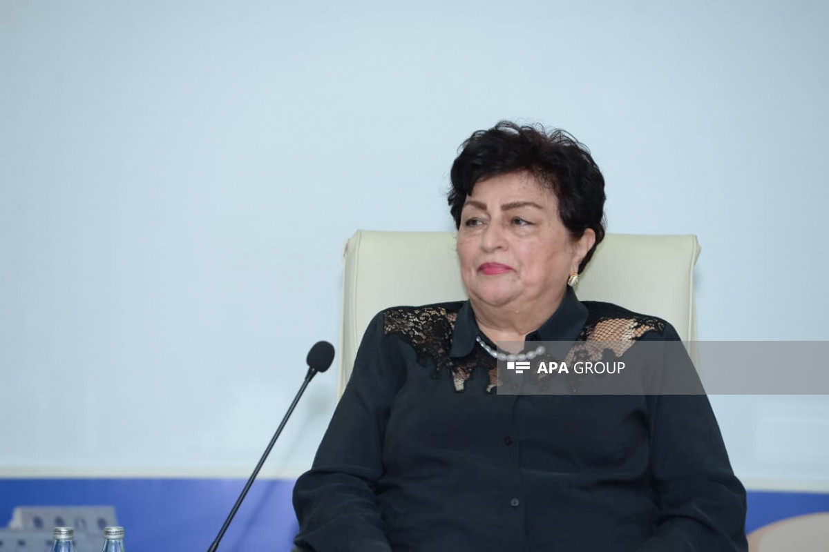 В Баку обсудили нормы азербайджанского литературного языка в СМИ-ФОТО 