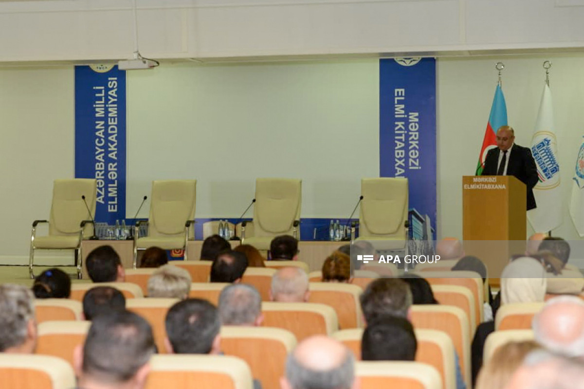 В Баку обсудили нормы азербайджанского литературного языка в СМИ-ФОТО 