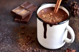 Пять напитков, которые помогут снять стресс после тяжелого дня