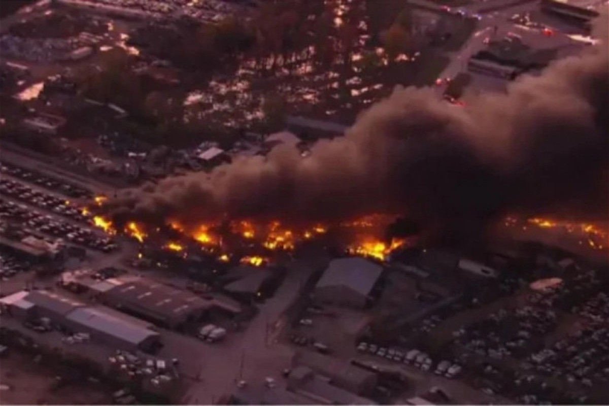 Число погибших в результате крушения грузового самолёта в США достигло 14 человек