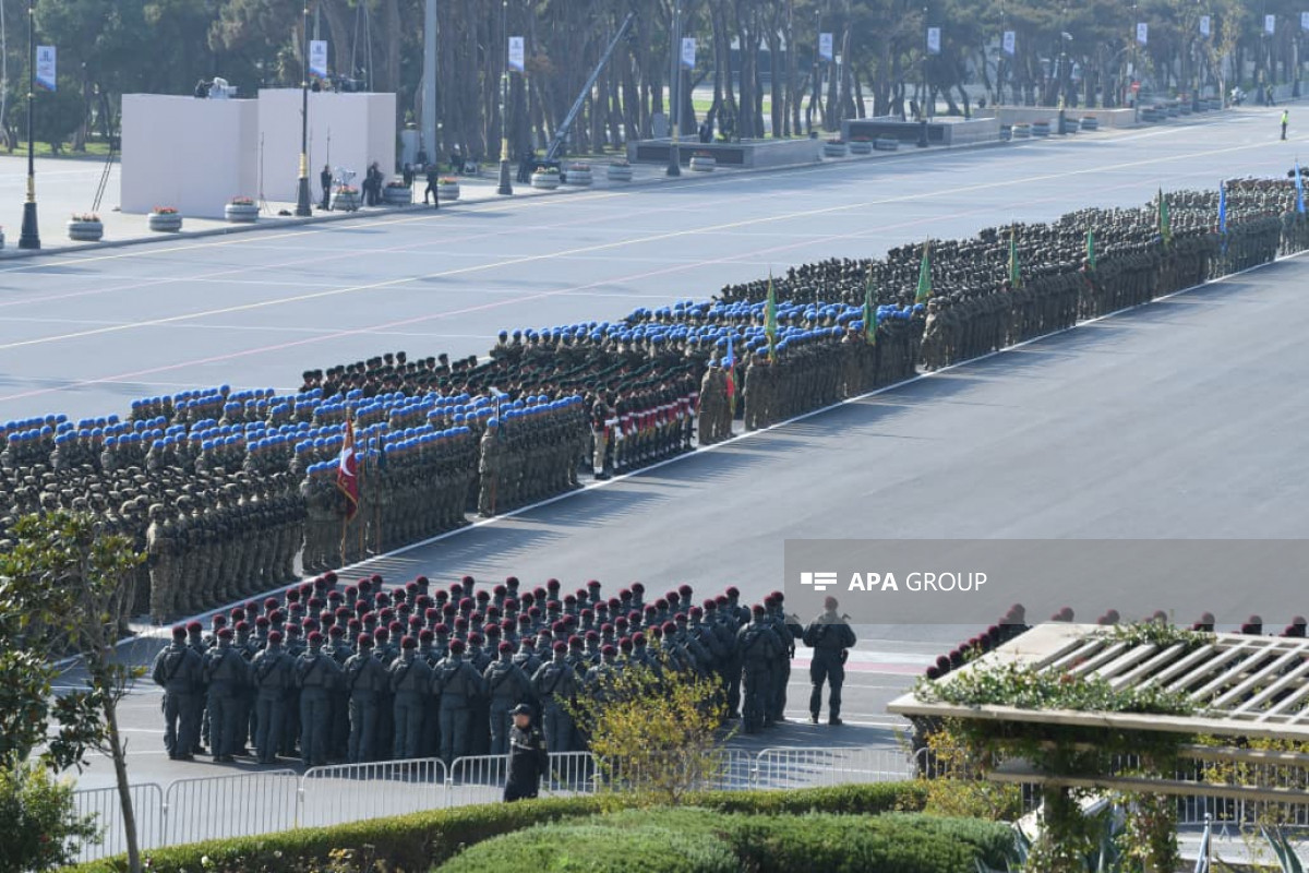 В Баку проходит военный парад по случаю пятой годовщины Дня Победы-ПРЯМОЙ ЭФИР -ОБНОВЛЕНО 