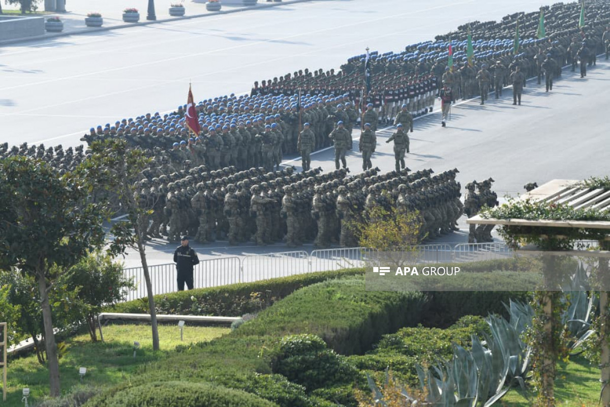 Военнослужащие Турции и Пакистана прошли маршем на военном параде в Баку -ФОТО -ВИДЕО 
