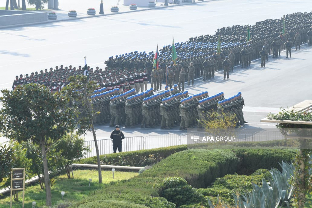 Военнослужащие Турции и Пакистана прошли маршем на военном параде в Баку -ФОТО -ВИДЕО 