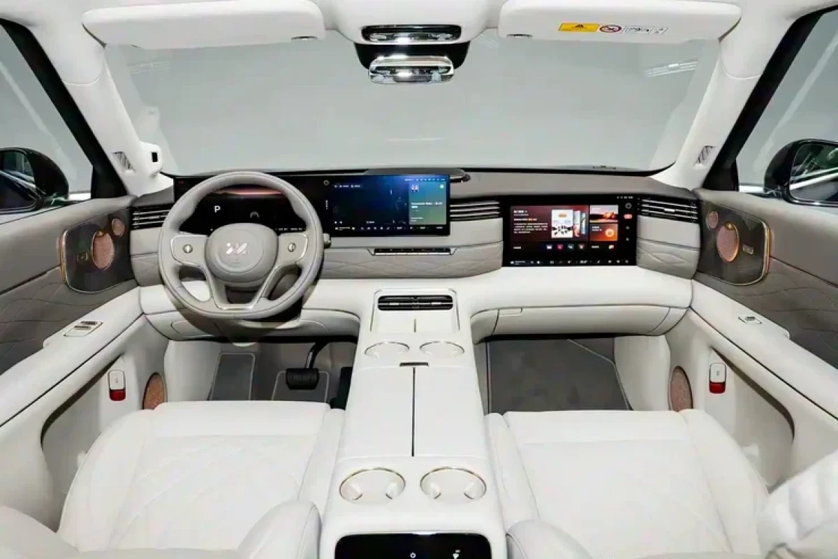 Китайский кроссовер удивил комфортом с душем, холодильником и автономным вождением-ФОТО 