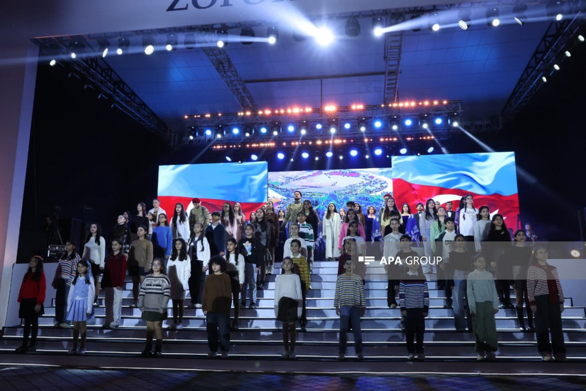 В Баку организованы концерт и салют в честь Дня Победы -ФОТО -ОБНОВЛЕНО 