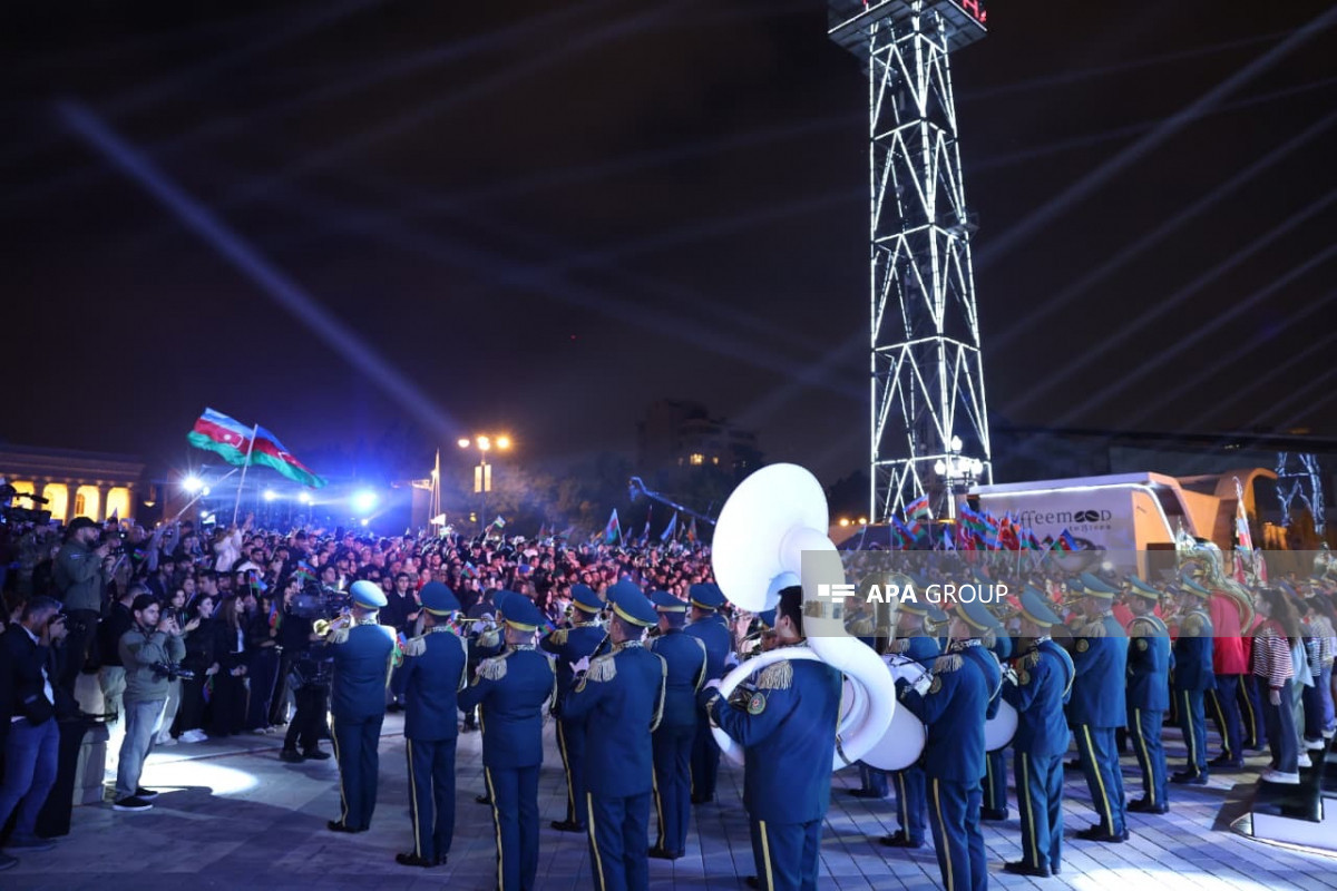 В Баку организованы концерт и салют в честь Дня Победы -ФОТО -ОБНОВЛЕНО 