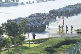 Военнослужащие Турции и Пакистана прошли маршем на военном параде в Баку -ФОТО 