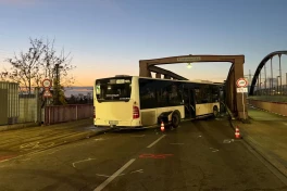 В Германии автобус въехал в толпу людей