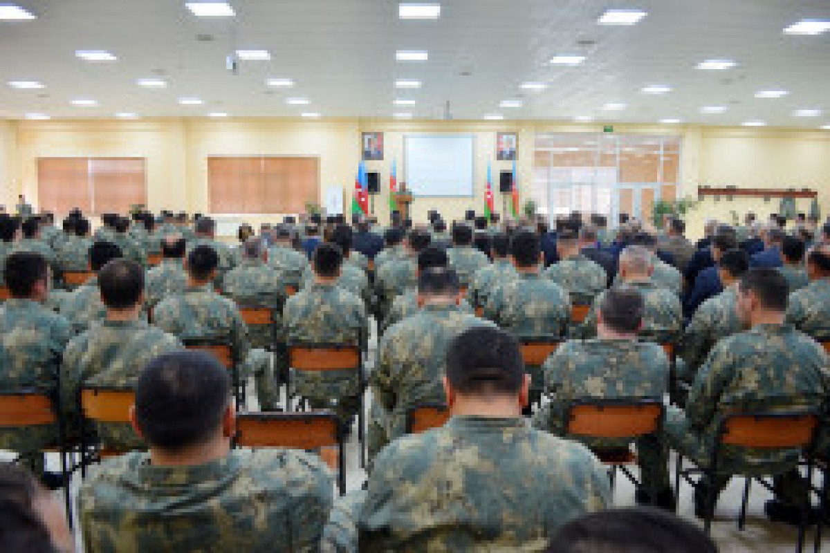 Молодым лейтенантам Азербайджанской армии вручили аттестаты-ФОТО 