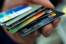 В Азербайджане вырос объем безналичных платежей по кредитным картам