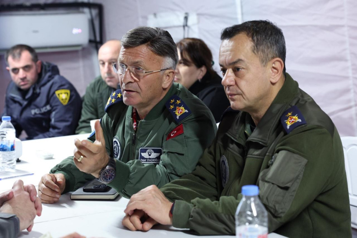 МО Турции: Наши поисково-спасательные группы продолжают работать на месте происшествия