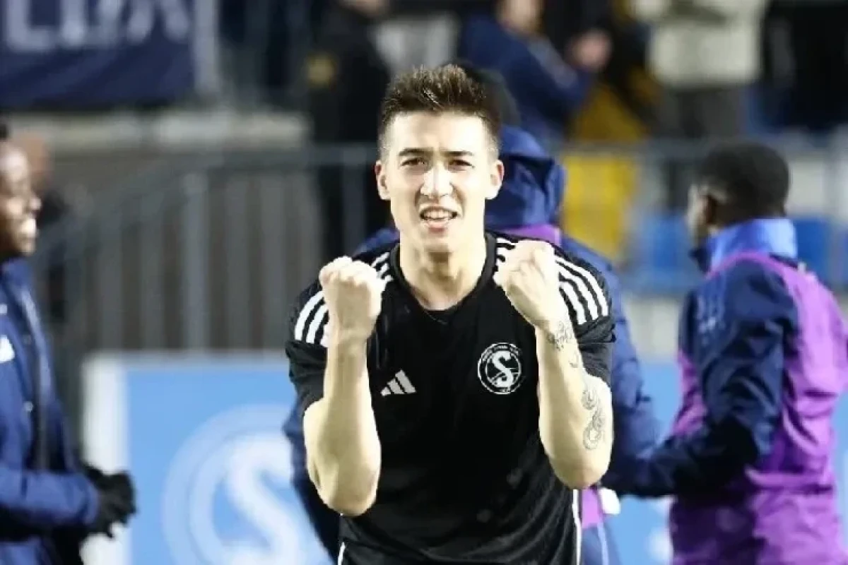 Футболист сборной Азербайджана отстранен за участие в букмекерских играх