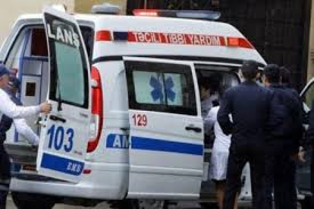 ДТП в Гяндже: пешеход погиб, ранен ребенок