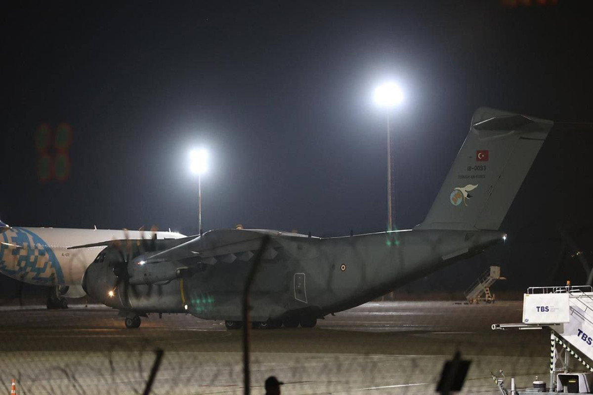 Самолёт c телами турецких военнослужащих приземлился в Анкаре