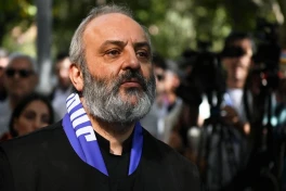 Суд Армении продлил содержание под стражей архиепископа Галстаняна