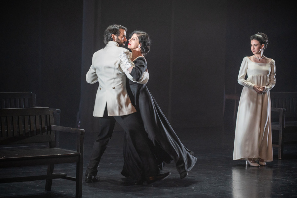 Режиссеры израильского и французского театров показали «Анну Каренину» на бакинской сцене -ФОТО 