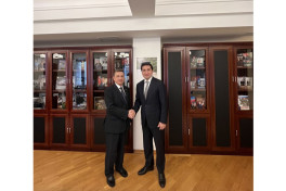 Хикмет Гаджиев провел встречу с послом Туркменистана в Азербайджане