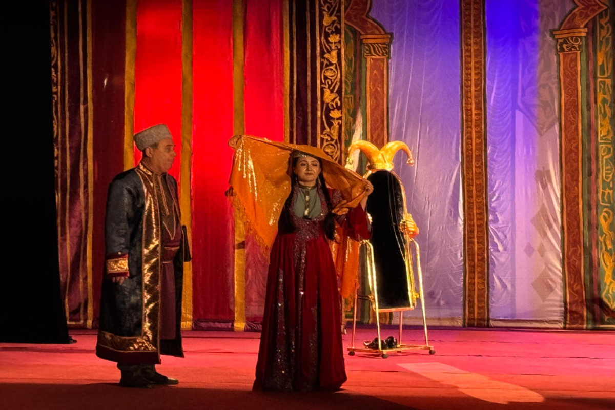 В Ашхабаде поставили оперетту "Муж и жена" Узеира Гаджибейли-ФОТО 