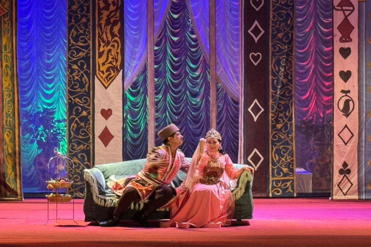 В Ашхабаде поставили оперетту "Муж и жена" Узеира Гаджибейли-ФОТО 