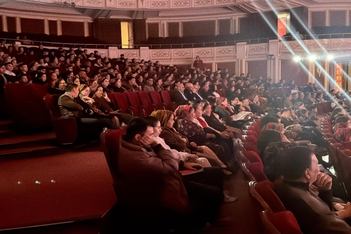 В Ашхабаде поставили оперетту "Муж и жена" Узеира Гаджибейли-ФОТО 