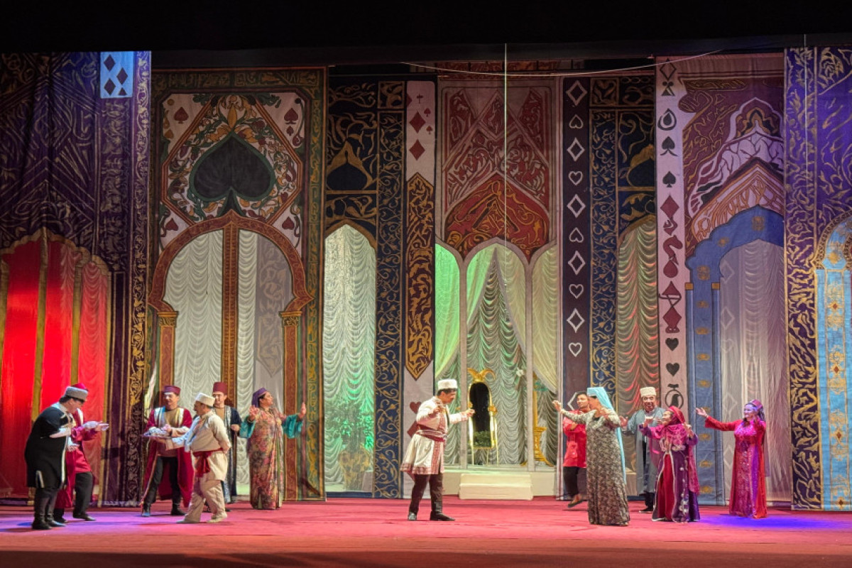 В Ашхабаде поставили оперетту "Муж и жена" Узеира Гаджибейли-ФОТО 