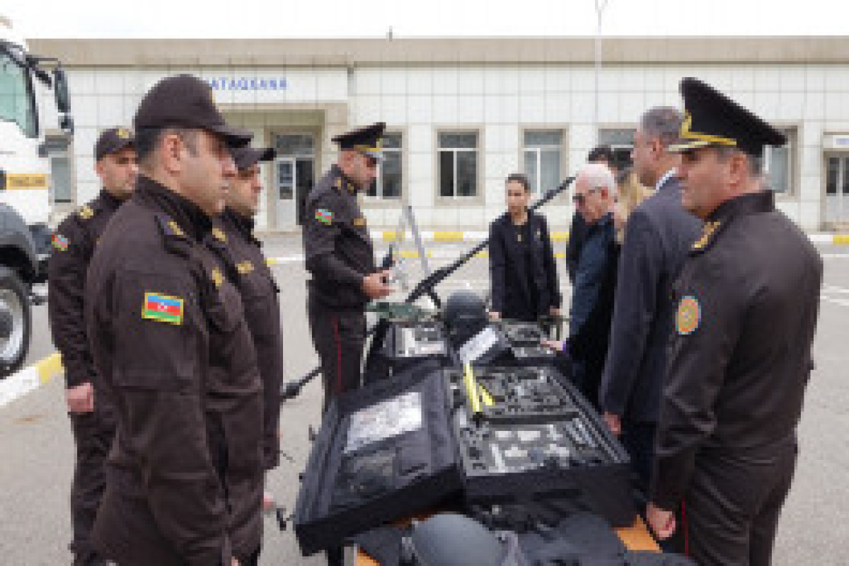 В МЧС прошла презентация возможностей Службы особого риска-ФОТО 