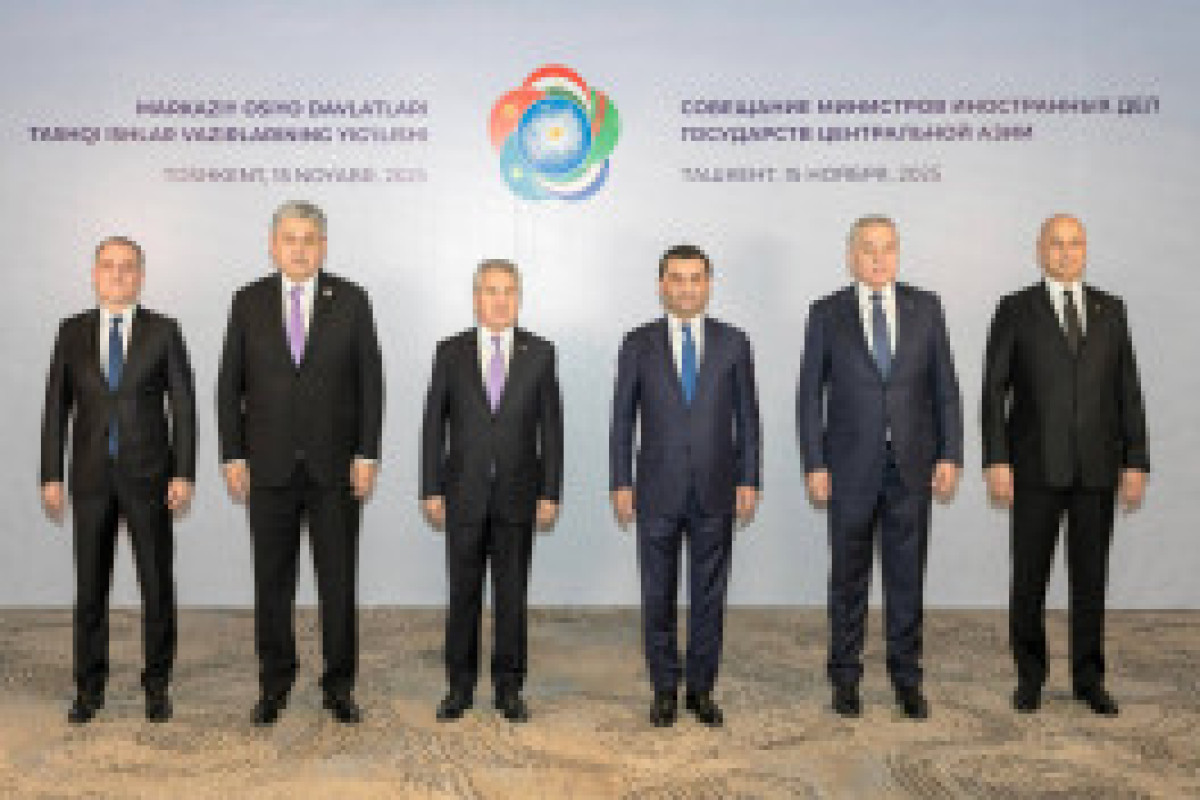 Джейхун Байрамов принял участие во встрече министров иностранных дел Центральной Азии 