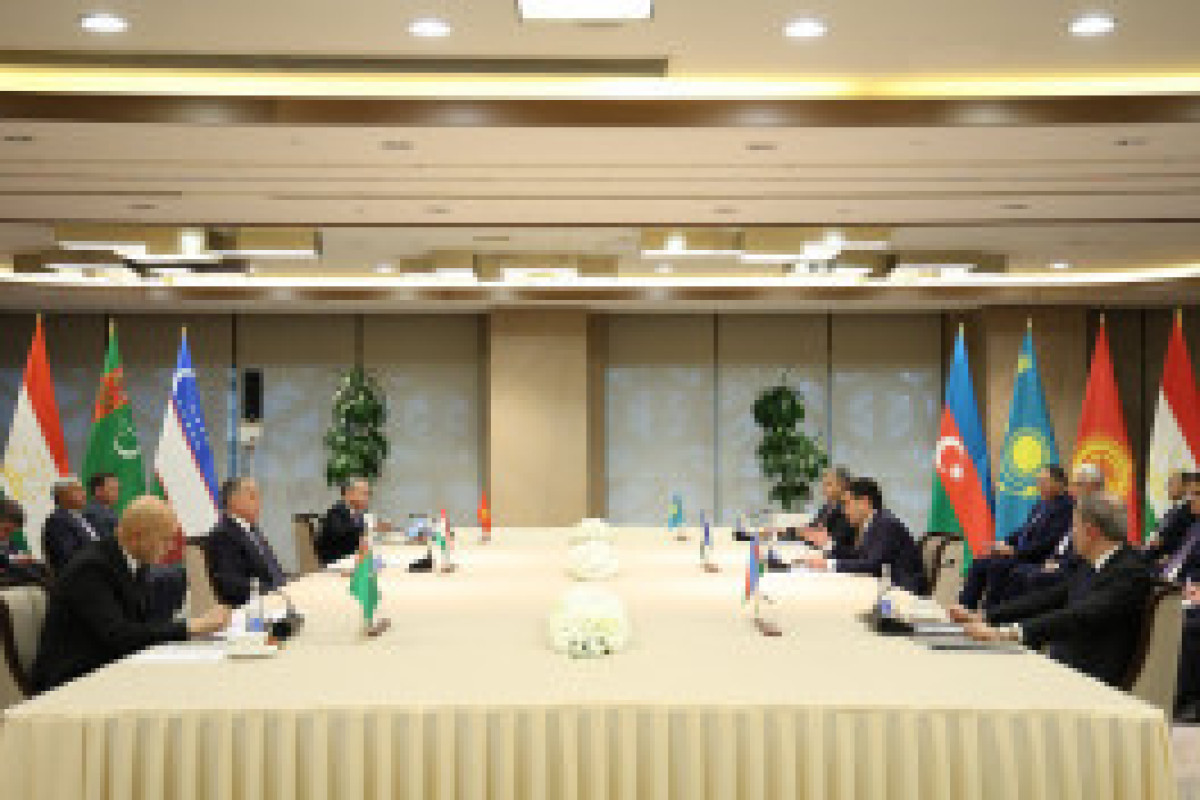 Джейхун Байрамов принял участие во встрече министров иностранных дел Центральной Азии 