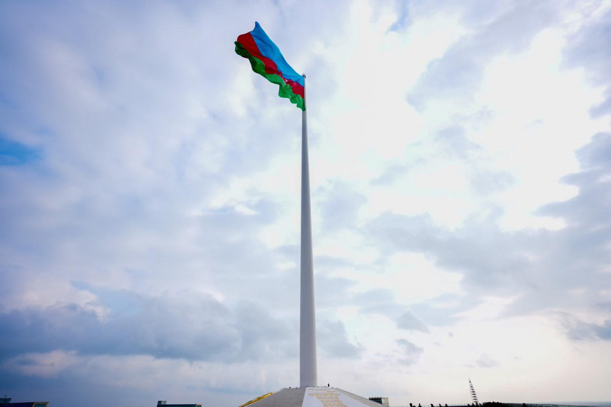 Азербайджанский флаг в Баку признан новым рекордом Гиннесса 