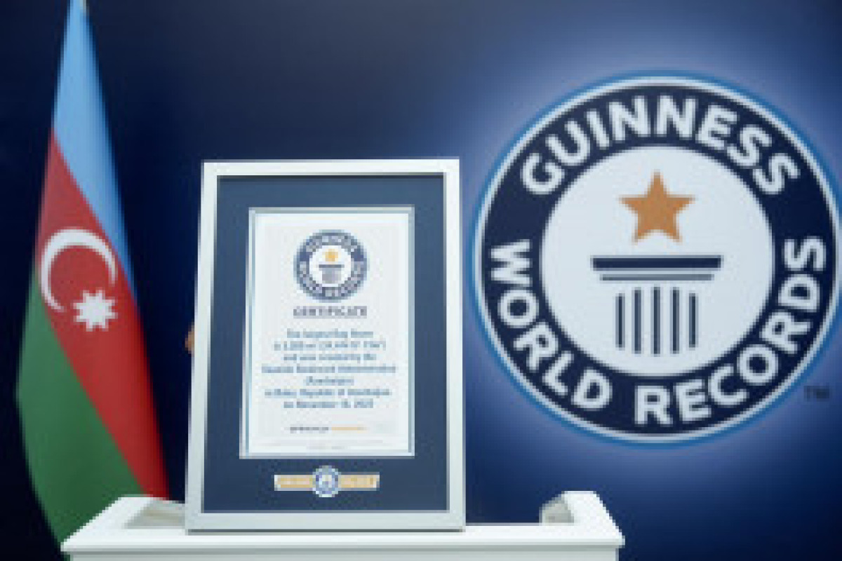 Азербайджанский флаг в Баку признан новым рекордом Гиннесса 