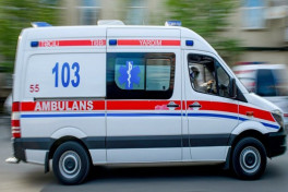 В Баку подросток внезапно скончался в парке