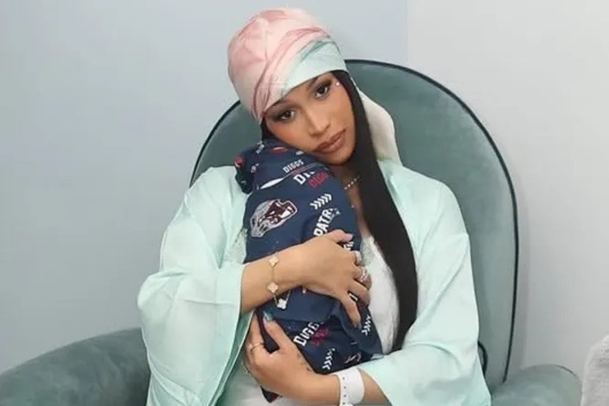 Карди Би стала мамой в четвертый раз и впервые показала сына-ФОТО 