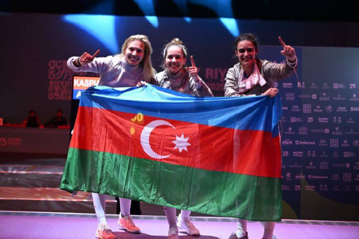 Женская сборная Азербайджана по фехтованию выиграла золото Исламиады-2025