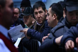 В России ужесточены правила выдачи медполиса мигрантам