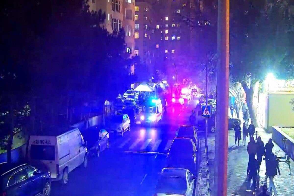 Движение транспорта на улице М.Сеидова в Баку восстановлено