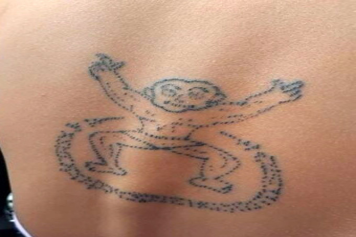 В Таиланде семья подростка подала в суд на тату-мастера