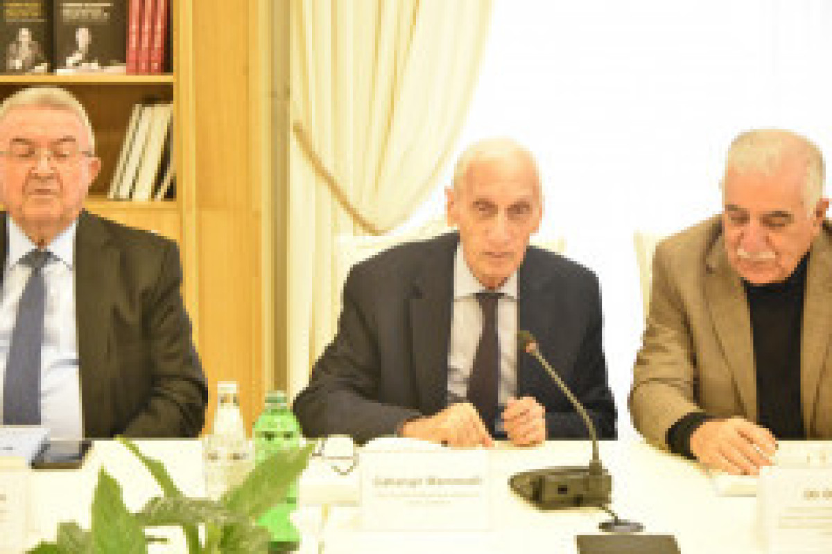 Книга «Гала Адам» и электронная база «Рашад Маджид-60» представлены в Баку-ФОТО 