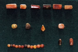 В Сибири раскопали редкие бусины, которым 5 тысяч лет