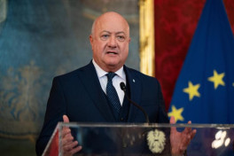 Канцлер Австрии: Несмотря на усилия США, ЕС продолжит оказывать давление на Россию