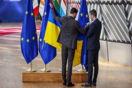 Politico: Страны ЕС ищут срочный план B для финансирования Украины