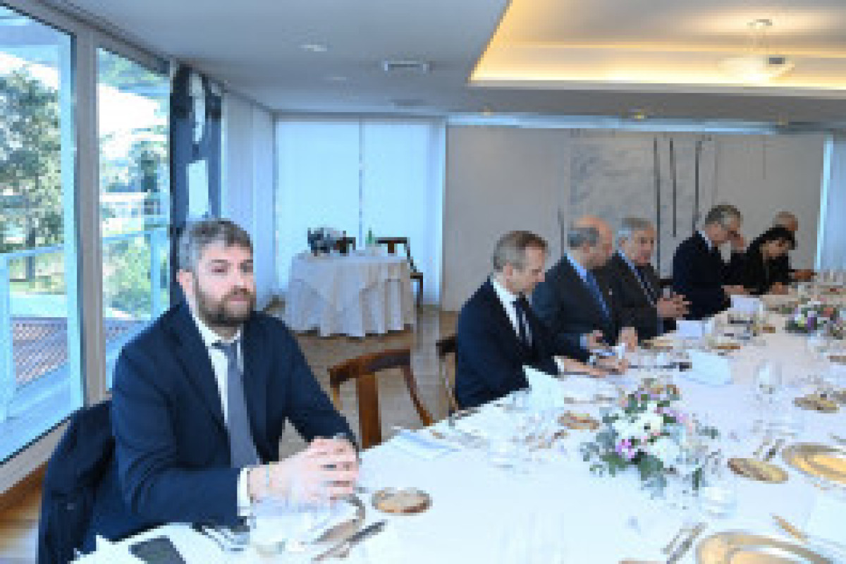 Джейхун Байрамов провел переговоры с главой МИД Италии