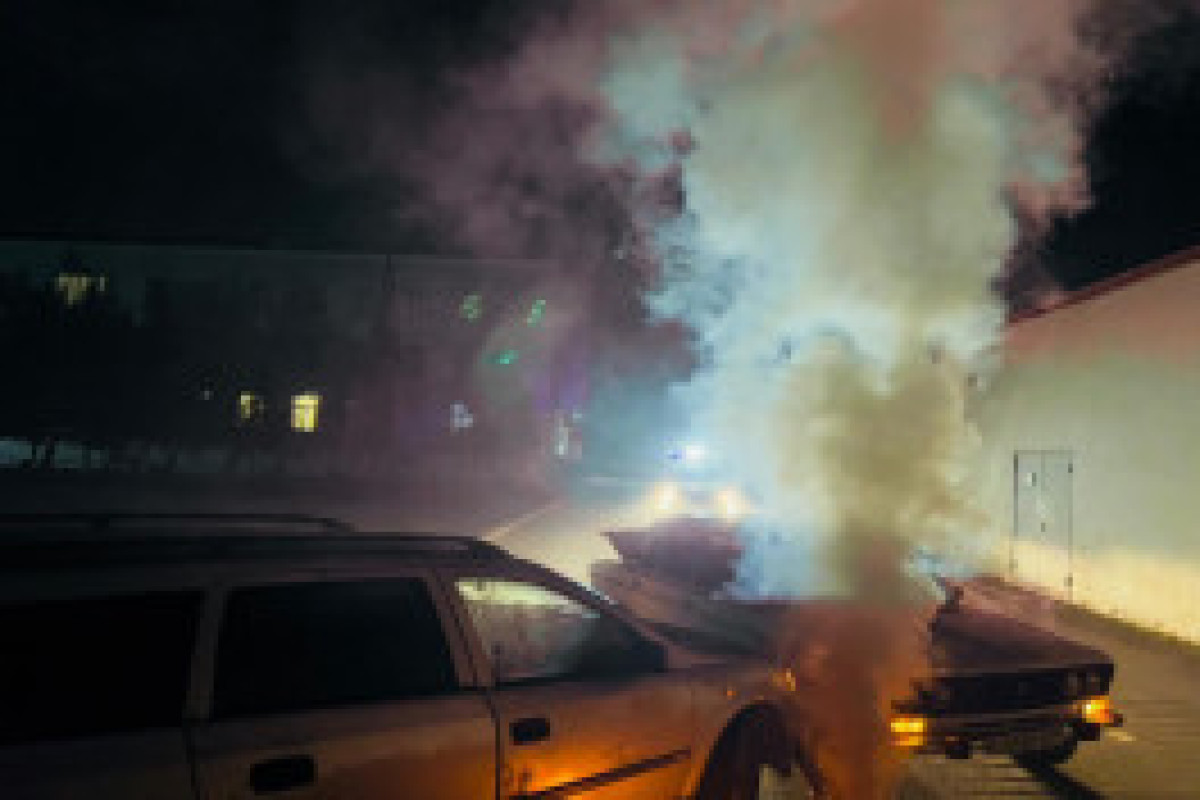 МЧС провело ночные учения по спасению пострадавших в ДТП-ФОТО 