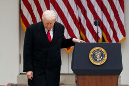 Трамп грозится поставить на «постоянную паузу» миграцию из стран третьего мира
 