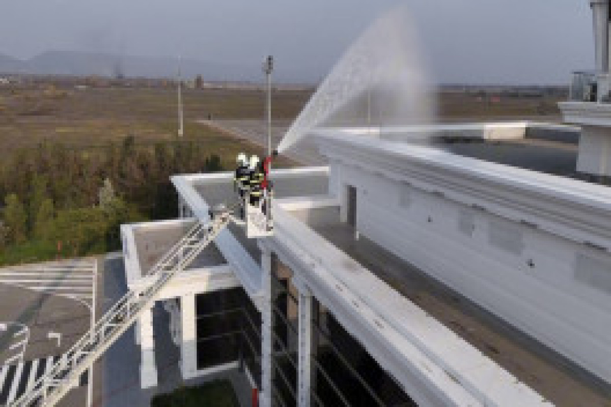 МЧС провело учения по пожарной безопасности в аэропорту Гябялы-ФОТО -ВИДЕО 