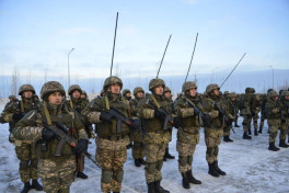 Казахстан переводит свои войска в высшую степень боевой готовности-ФОТО 