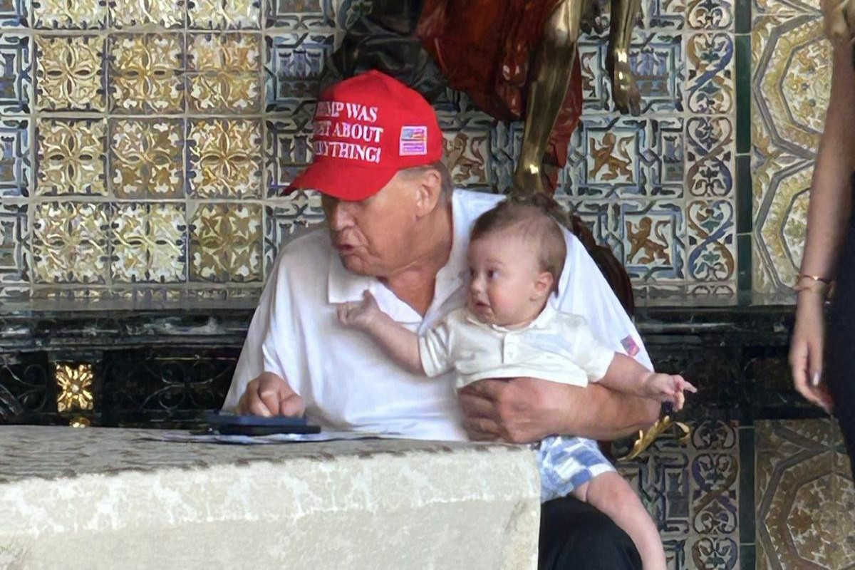 Дочь Трампа показала фото президента США с внуком Александром