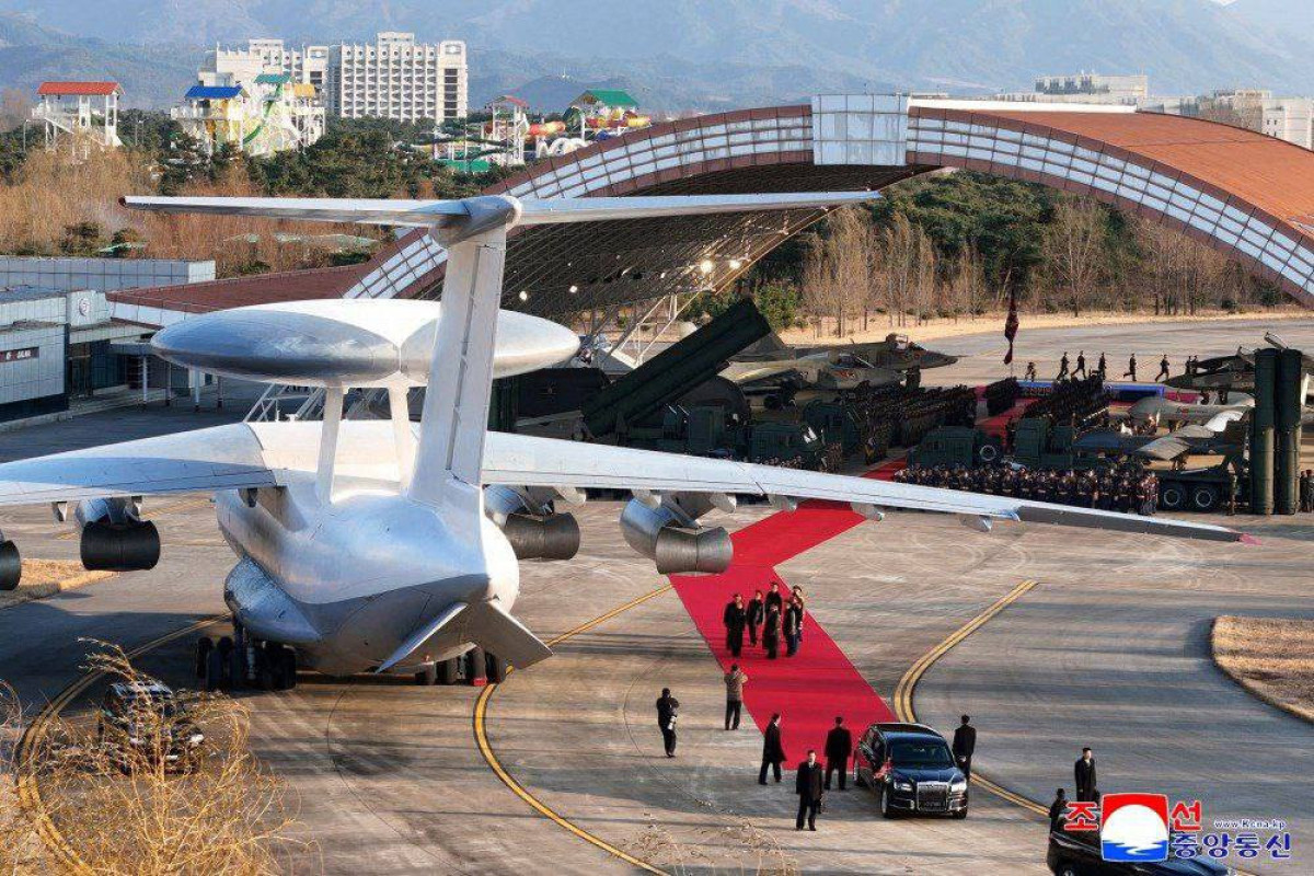 Ким Чен Ын усиливает стратегический потенциал ВВС КНДР-ФОТО 