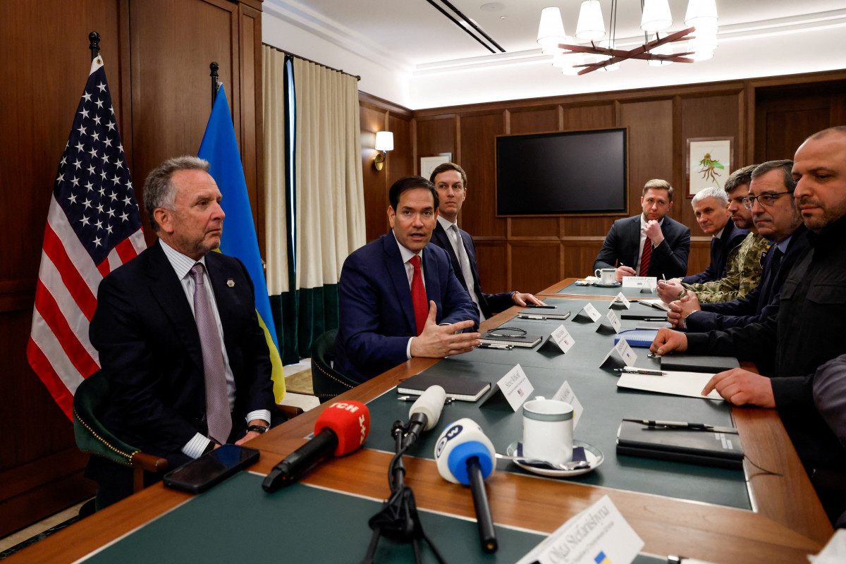 WSJ: На переговорах во Флориде будут обсуждаться также выборы, которые пройдут в Украине